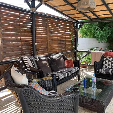 מלון Casa Blanca *